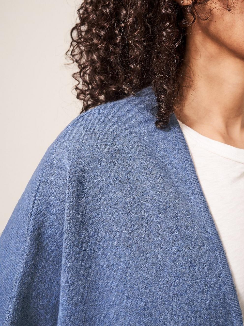 Cocoon Cardi in DUS BLUE - MODEL DETAIL