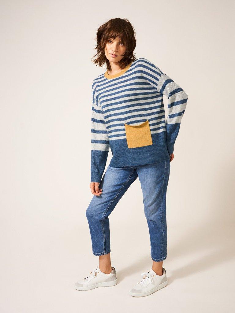 COSY JUMPER in BLUE MLT - MODEL FRONT