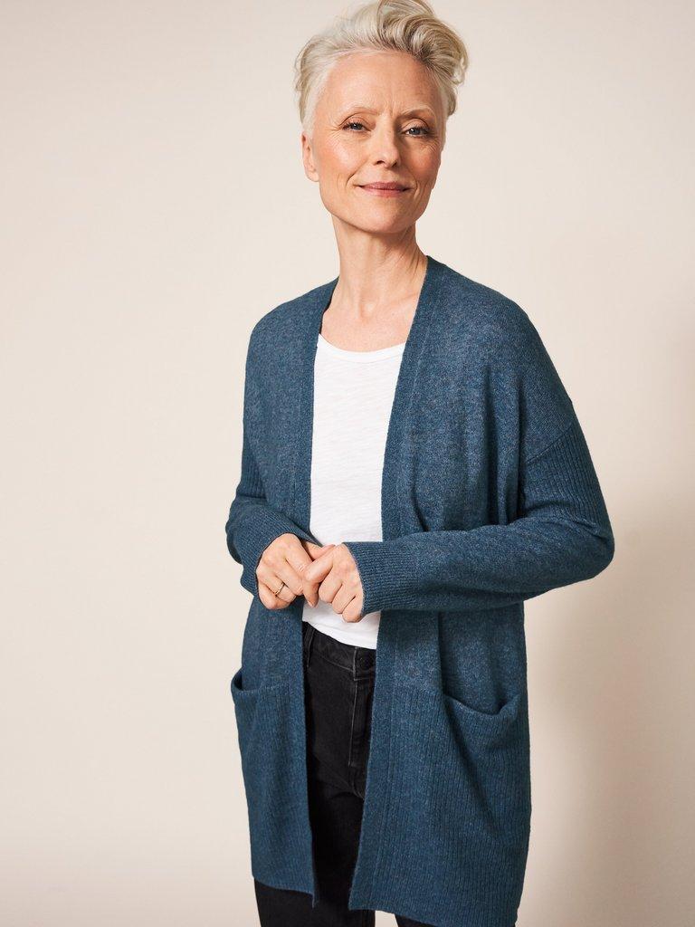 Cosy Cardi in DUS BLUE - LIFESTYLE