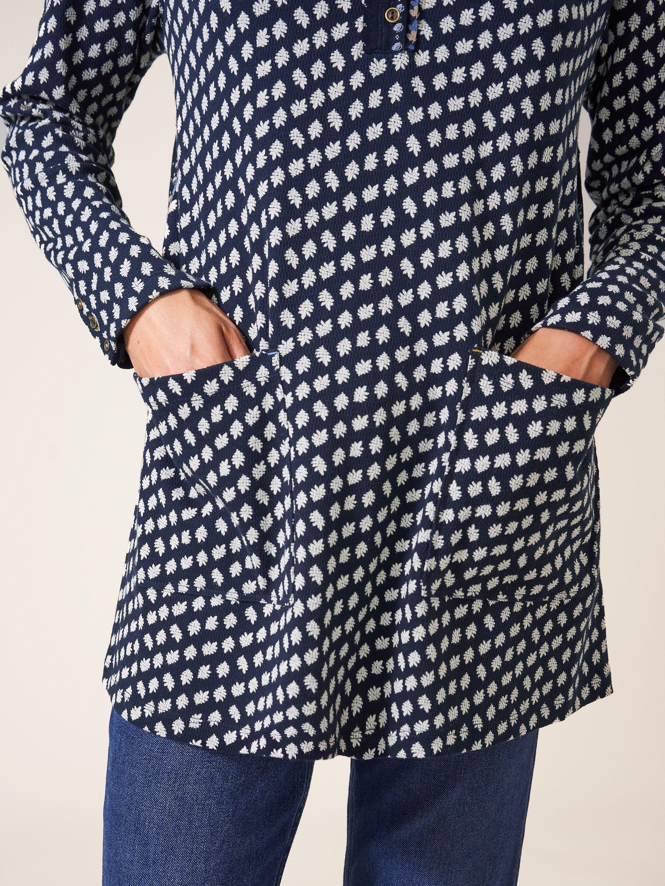 Tammy Textured Tunic in NAVY MULTI - MODEL DETAIL