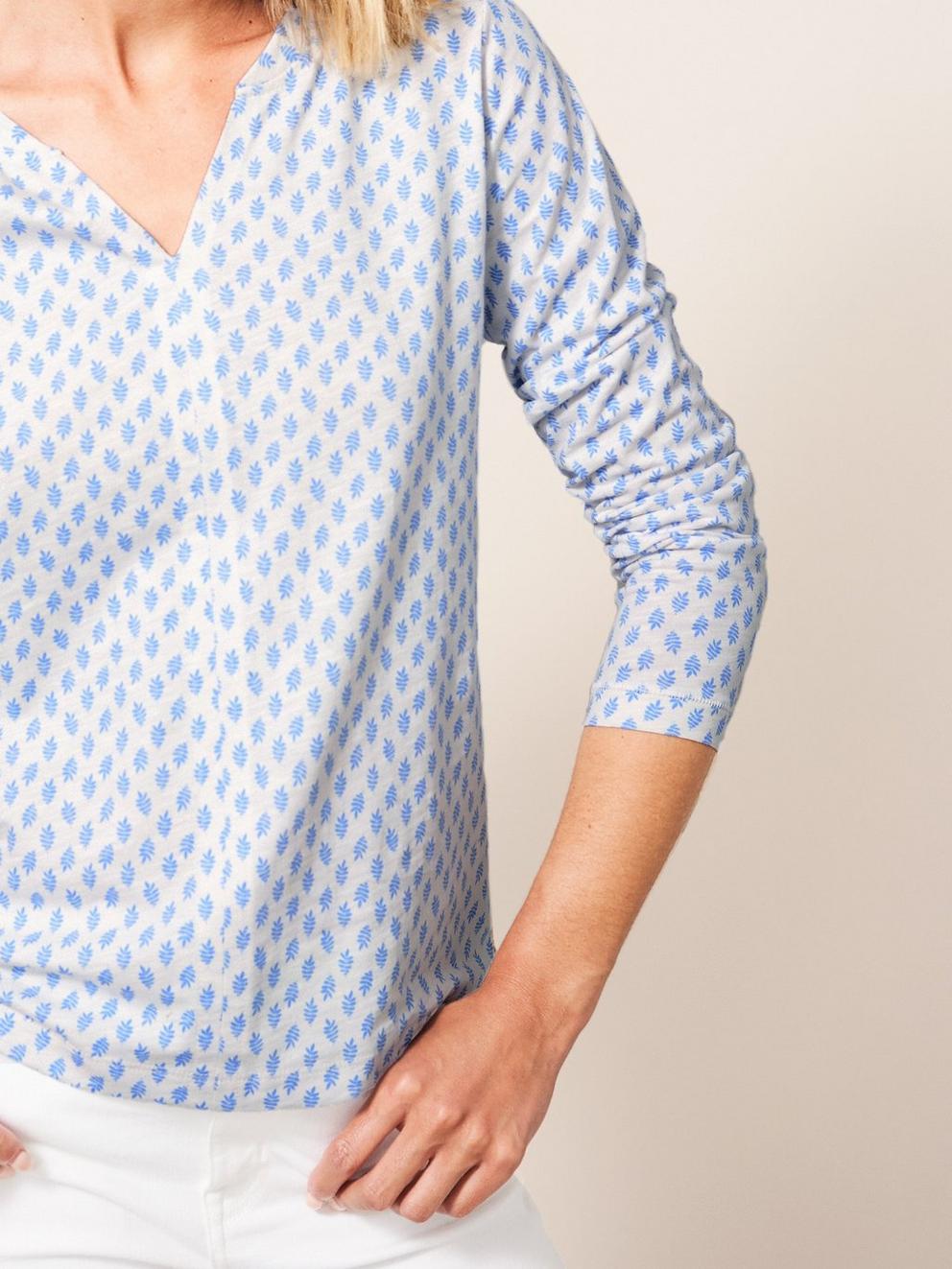 Long Sleeve Nelly Tee in WHITE MLT - MODEL DETAIL