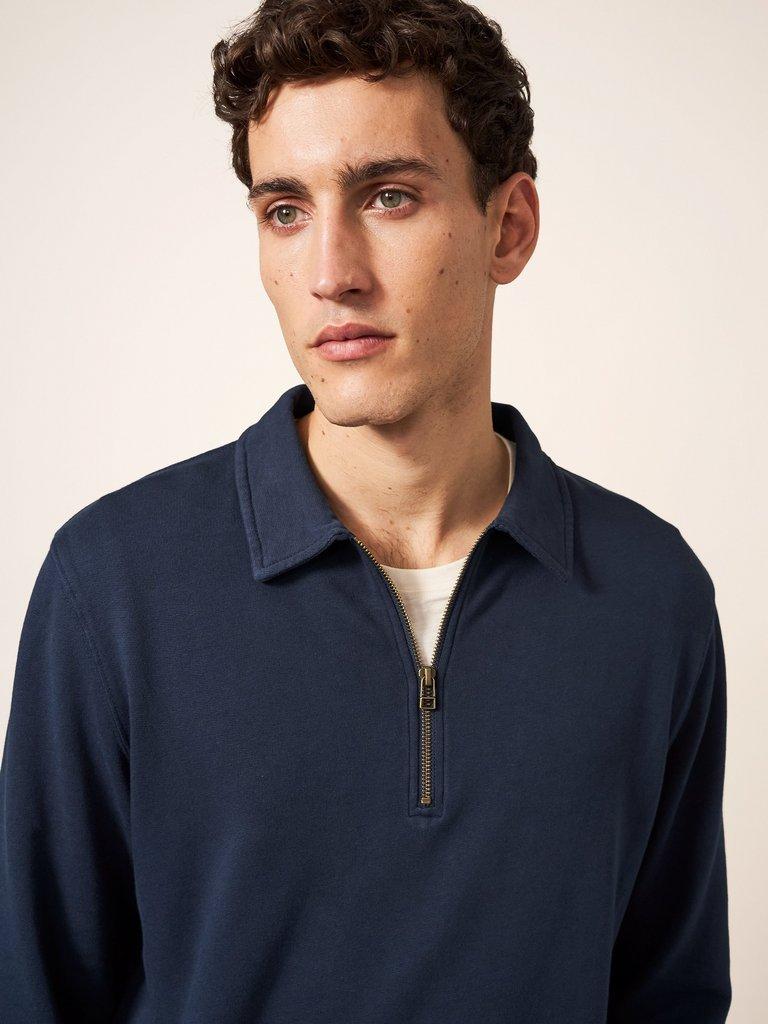 Ashby Half Zip Sweat in DARK NAVY - MODEL DETAIL