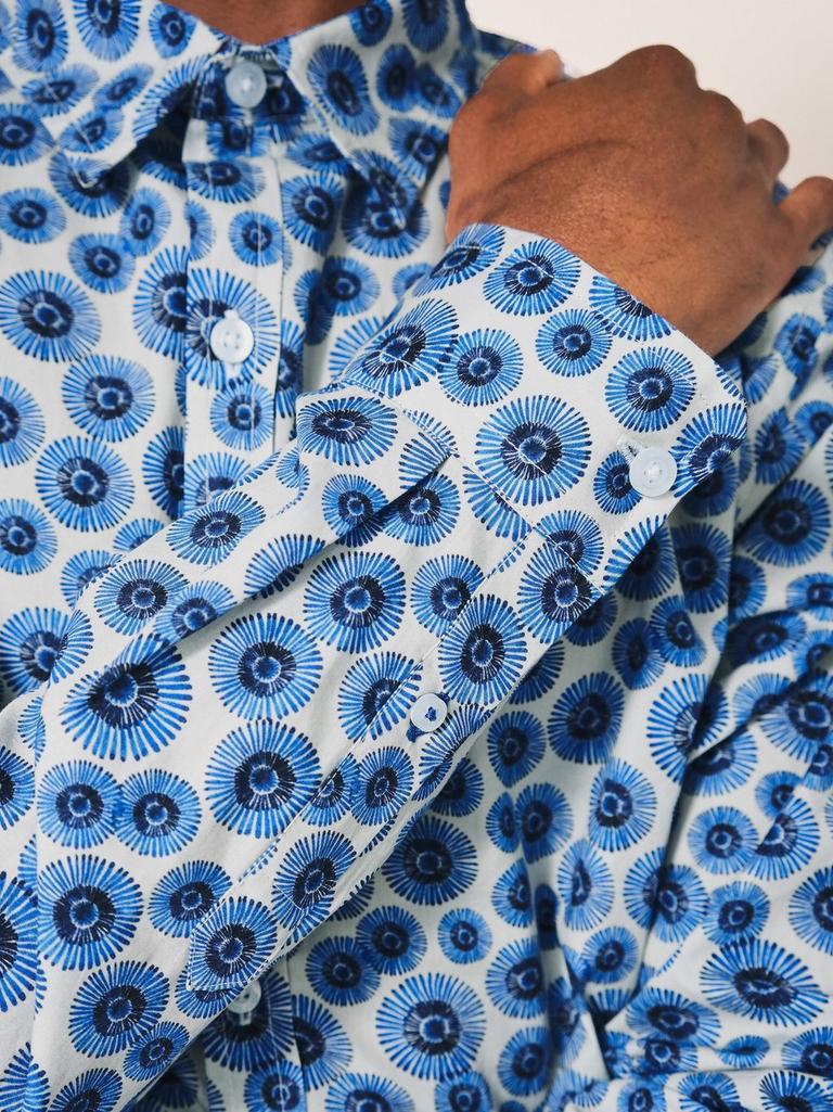 Hines Circle Printed Shirt in INDIGO BLE - MODEL DETAIL