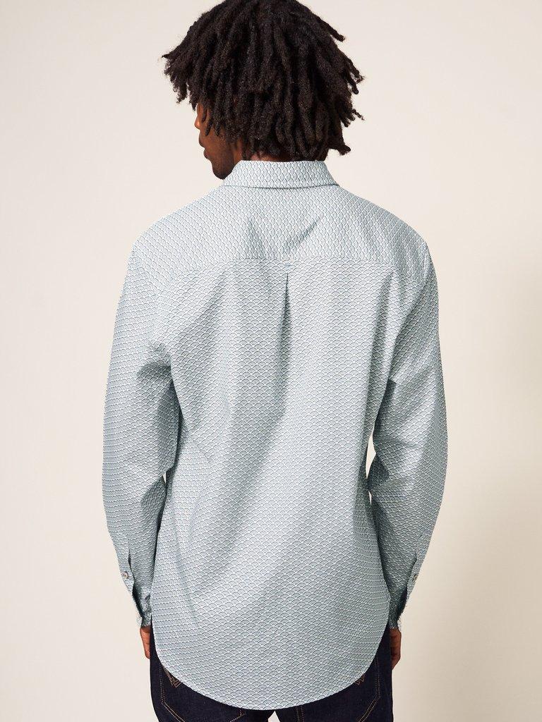 Fan Geometric Printed Shirt in LGT NAT - MODEL BACK