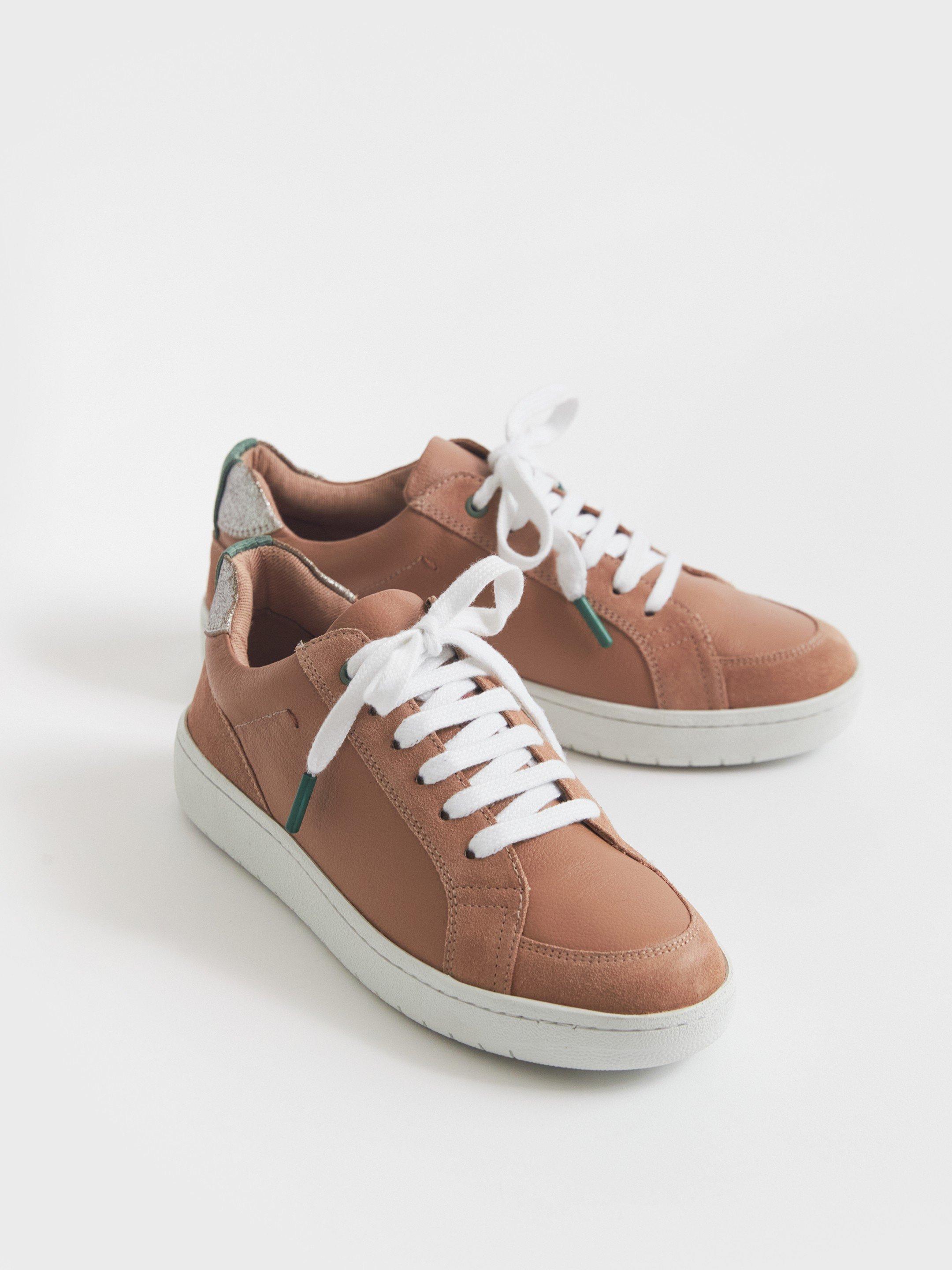 Leather Suede Trainer in LGT PINK - FLAT FRONT