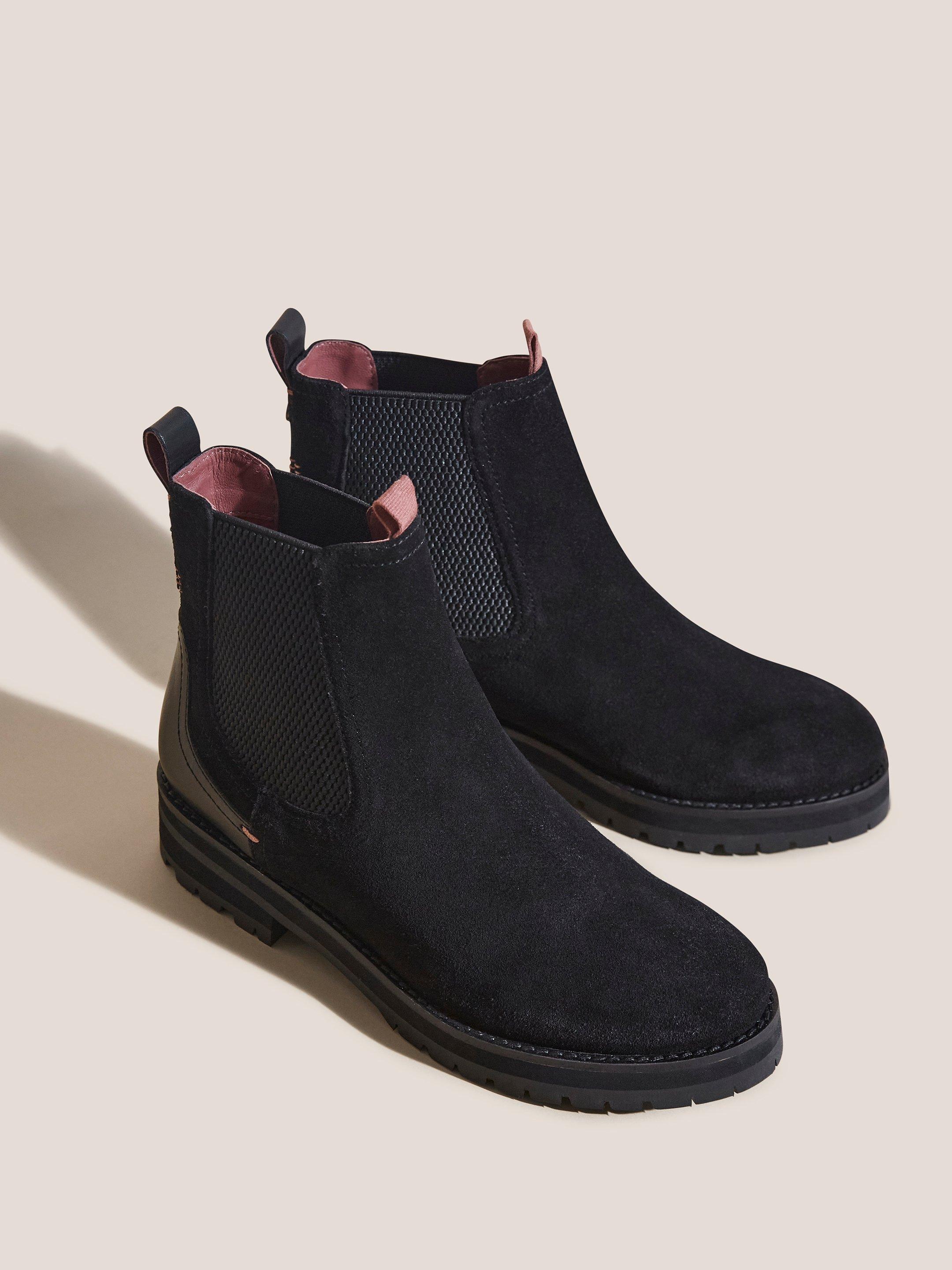 Esme Chunky Leather Chelsea Boot in PURE BLK - FLAT FRONT
