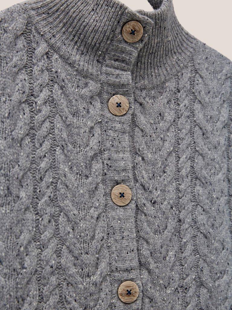 Chestnut Cable Pocket Poncho in LGT GREY - FLAT DETAIL