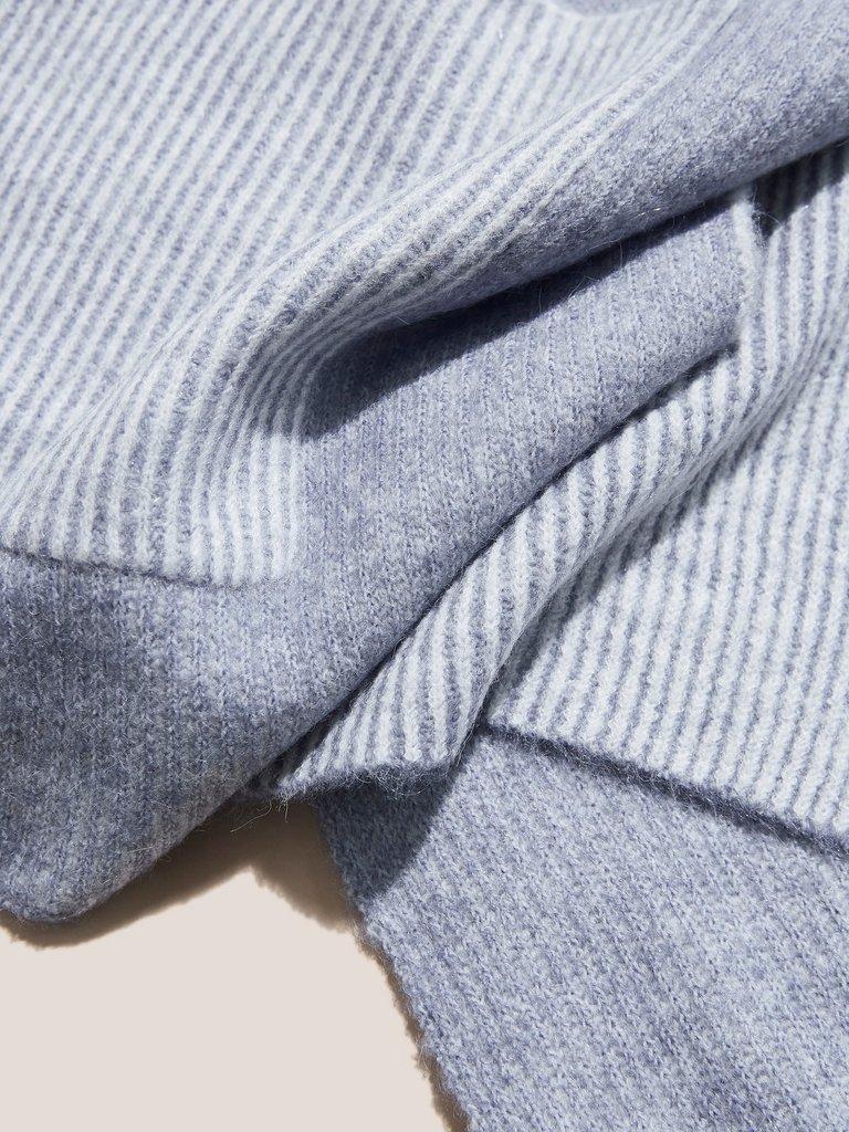 Knit Pocket Scarf in GREY MLT - FLAT DETAIL