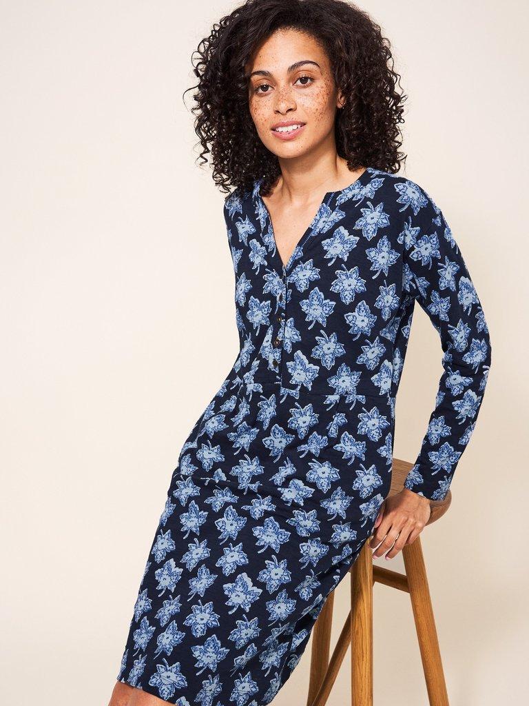 Tammy Jersey Dress in NAVY MULTI - LIFESTYLE