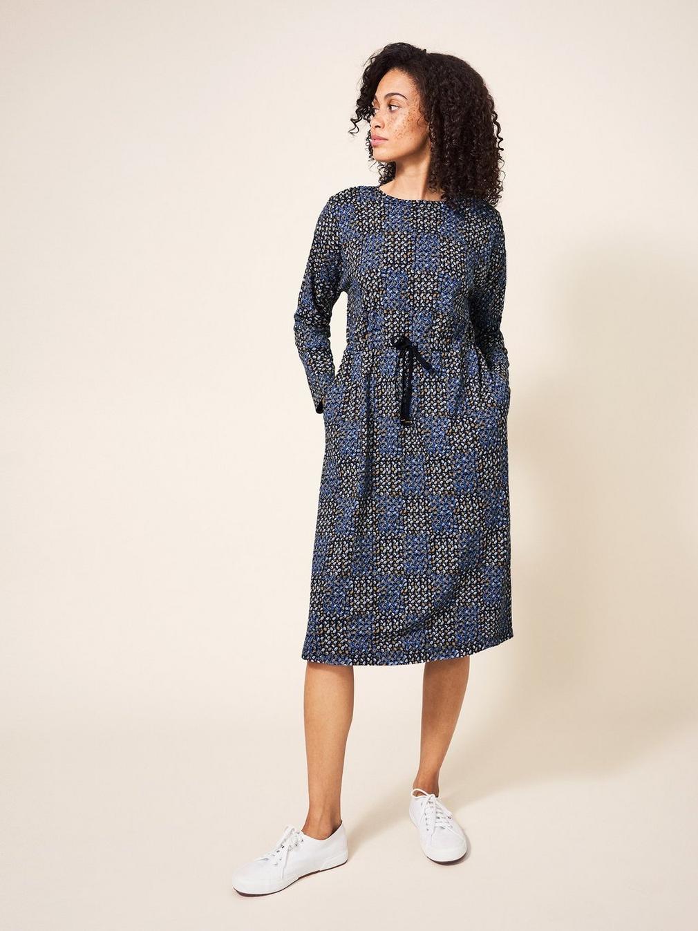 Poppy Jersey Dress in NAVY MULTI - LIFESTYLE