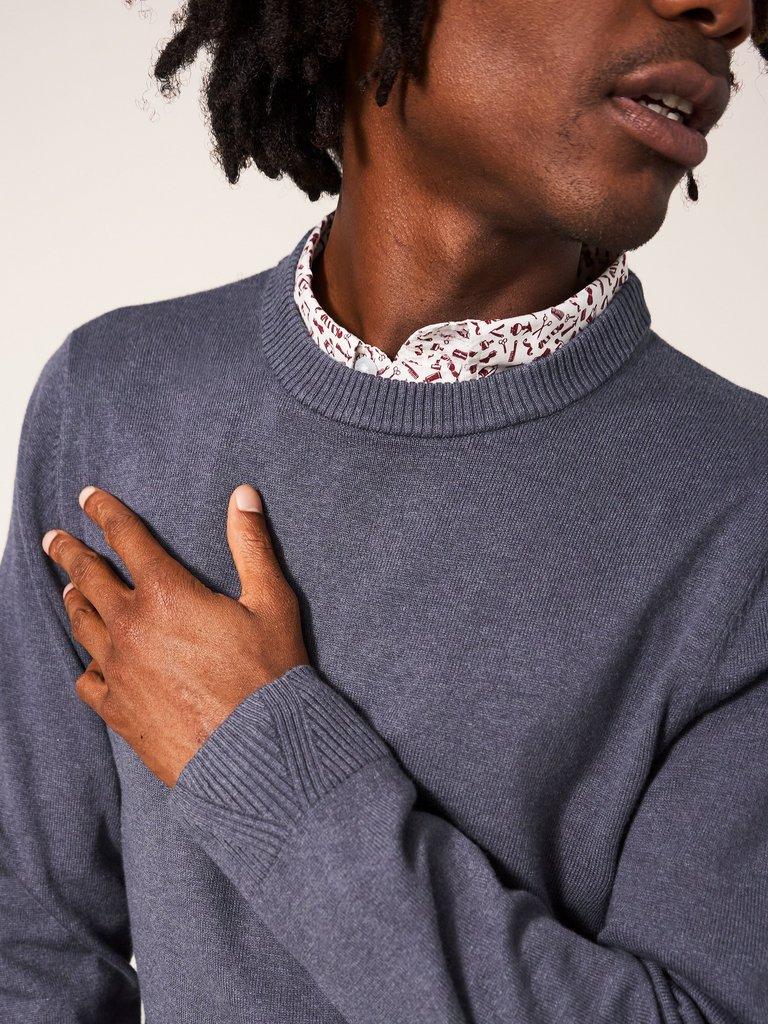 Newport Crew Knit in CHARC GREY - MODEL DETAIL