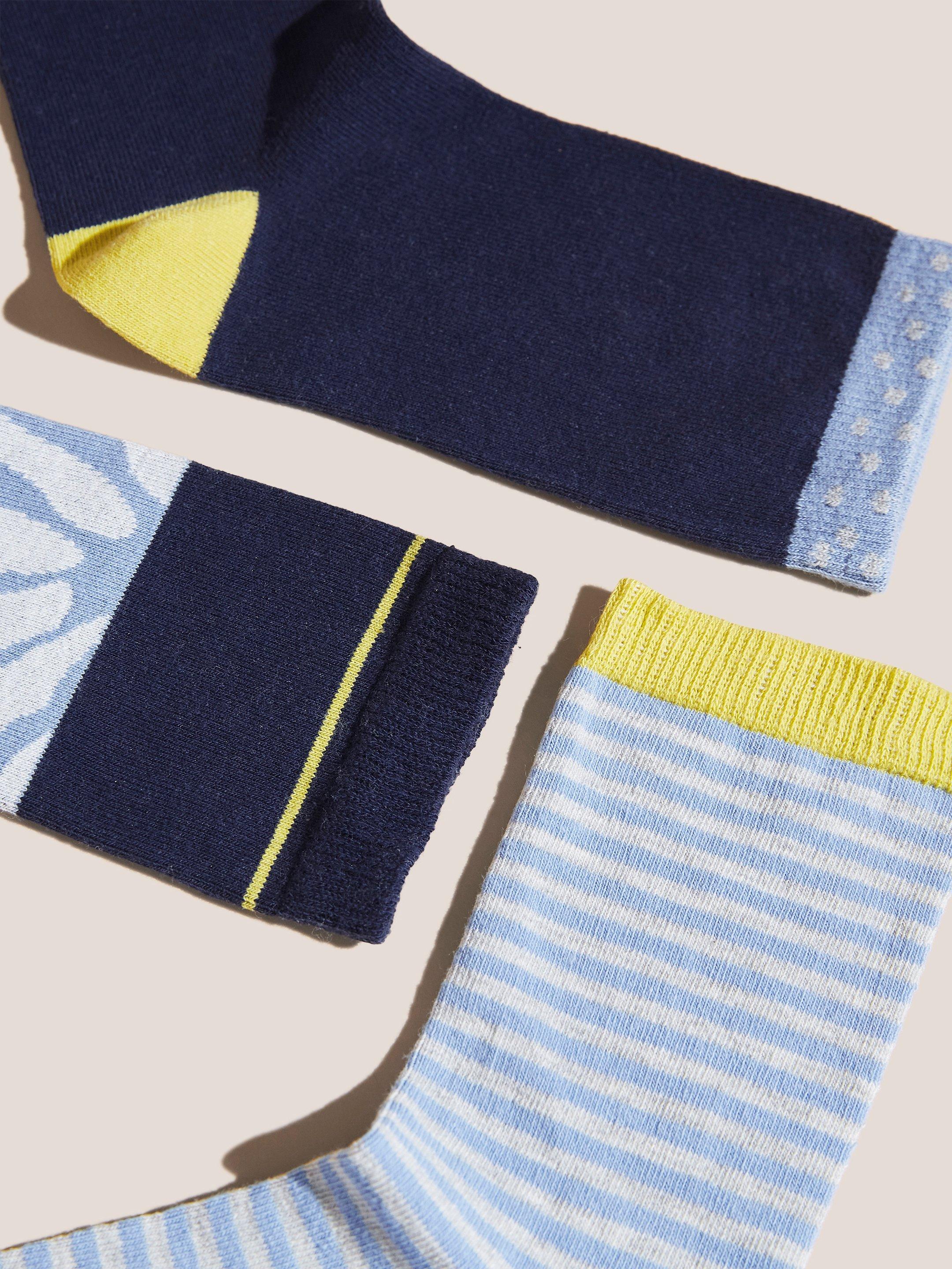 Smiley Daisy 3 Pack Socks in BLUE MLT - FLAT DETAIL