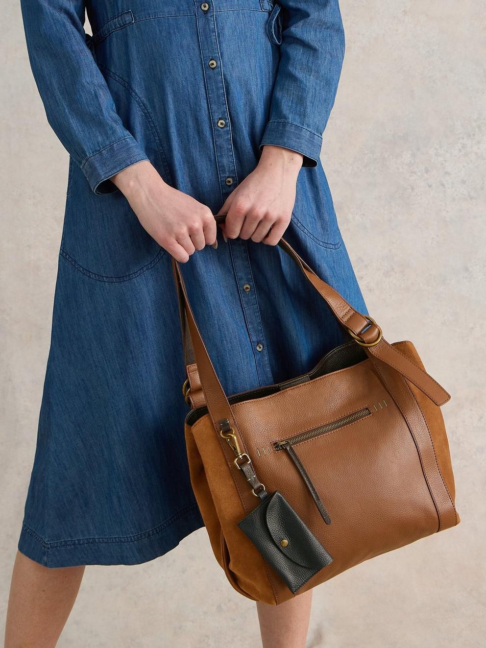 Hannah Leather Tote Bag in MID TAN - MODEL FRONT