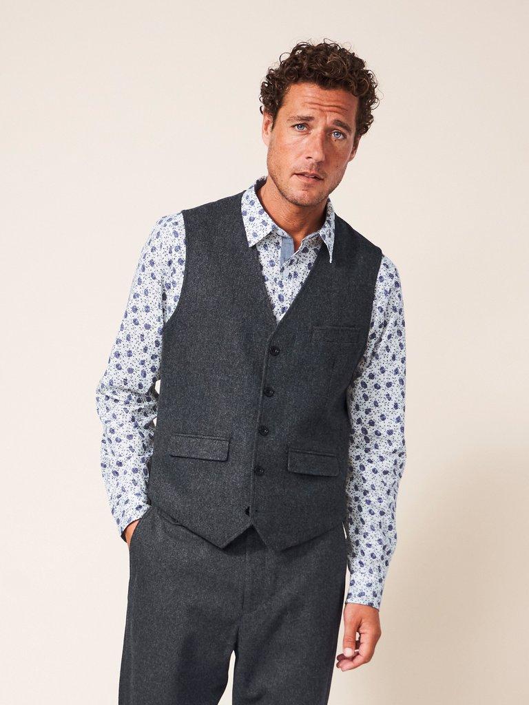 Heath Waistcoat in CHARC GREY - LIFESTYLE