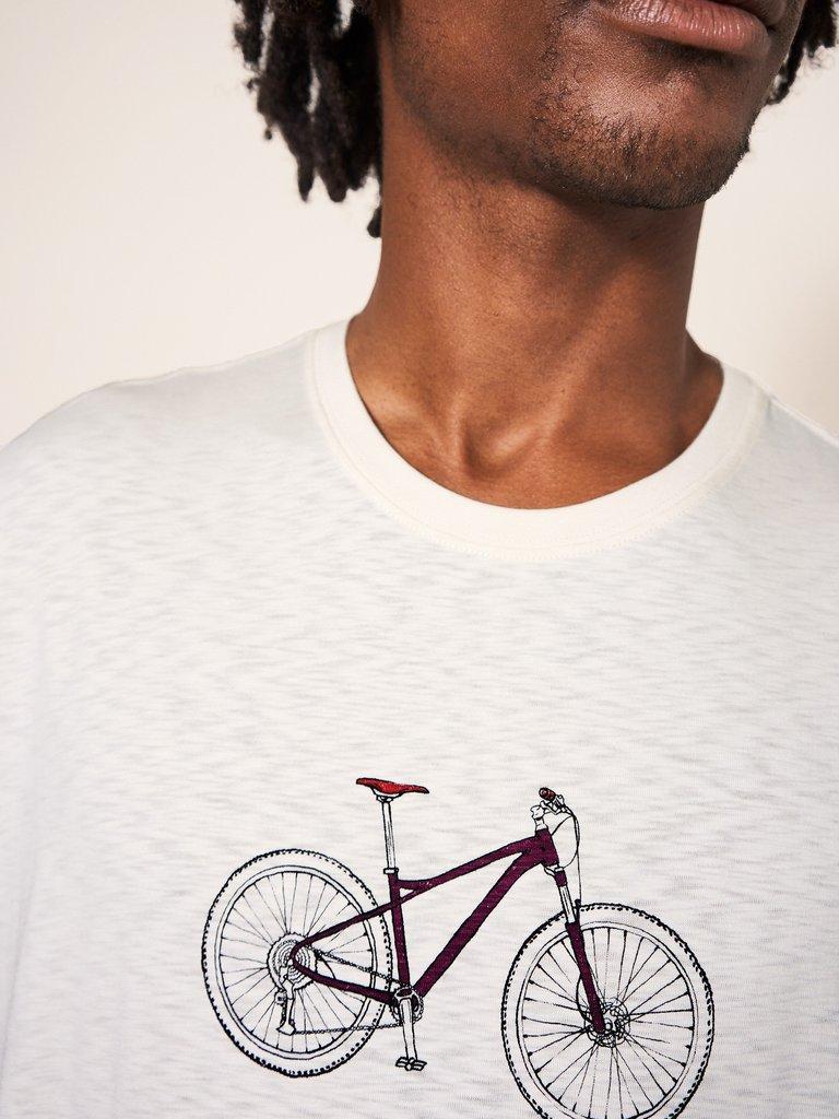Off Track Graphic Tshirt in NAT WHITE - MODEL DETAIL