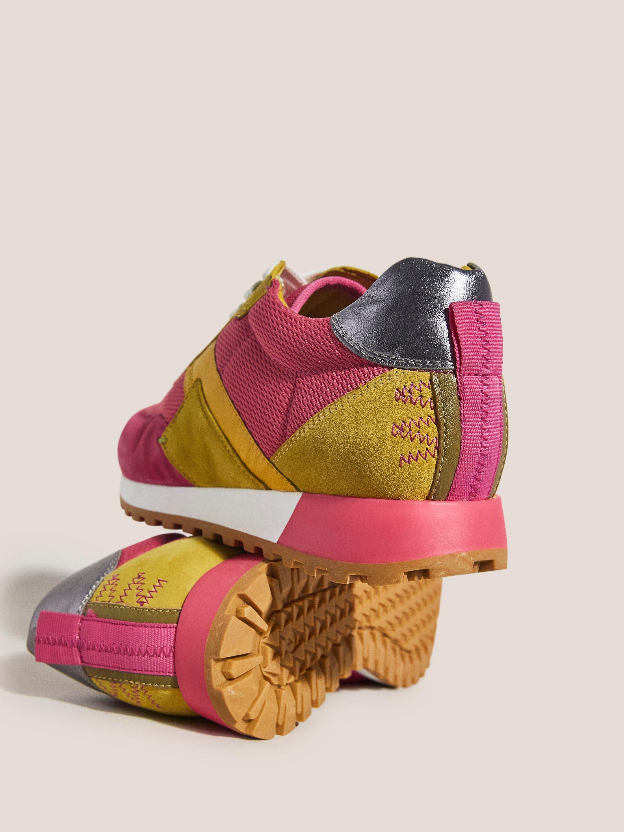 Retro Sports Trainer in BRT PINK - FLAT BACK