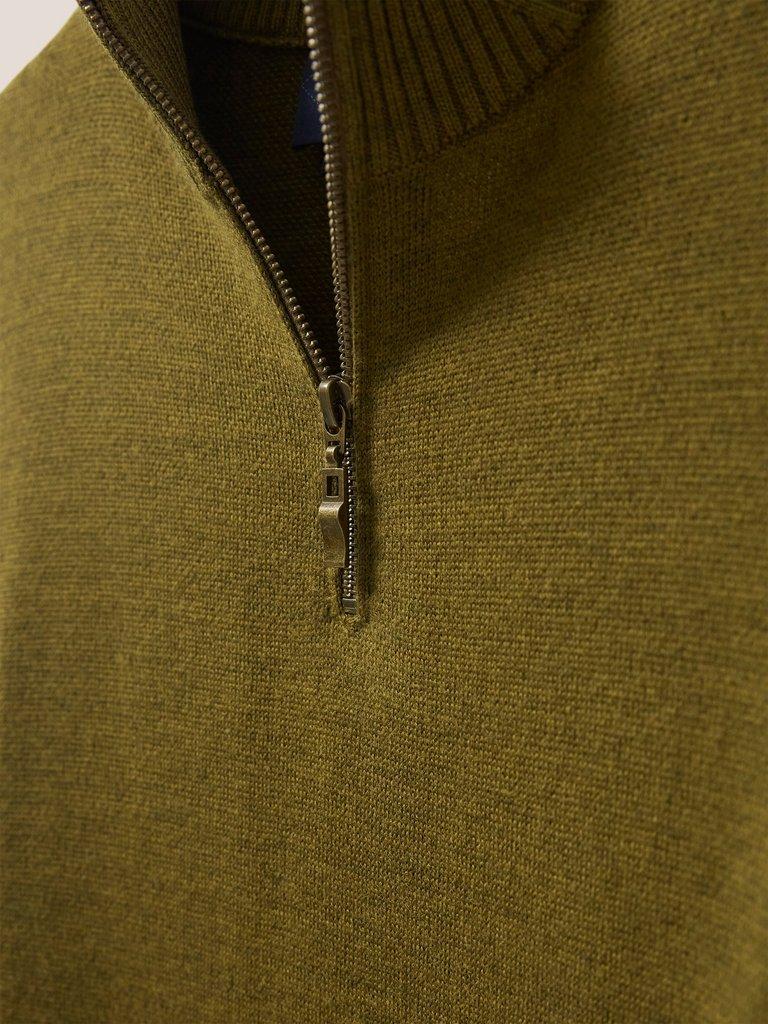 Newport Merino Funnel in MID GREEN - FLAT DETAIL