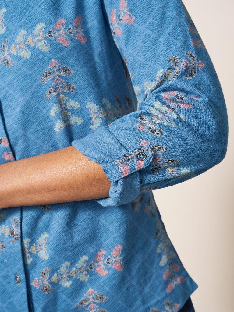 Annie Patterned Jersey Shirt in BLUE MLT - MODEL DETAIL