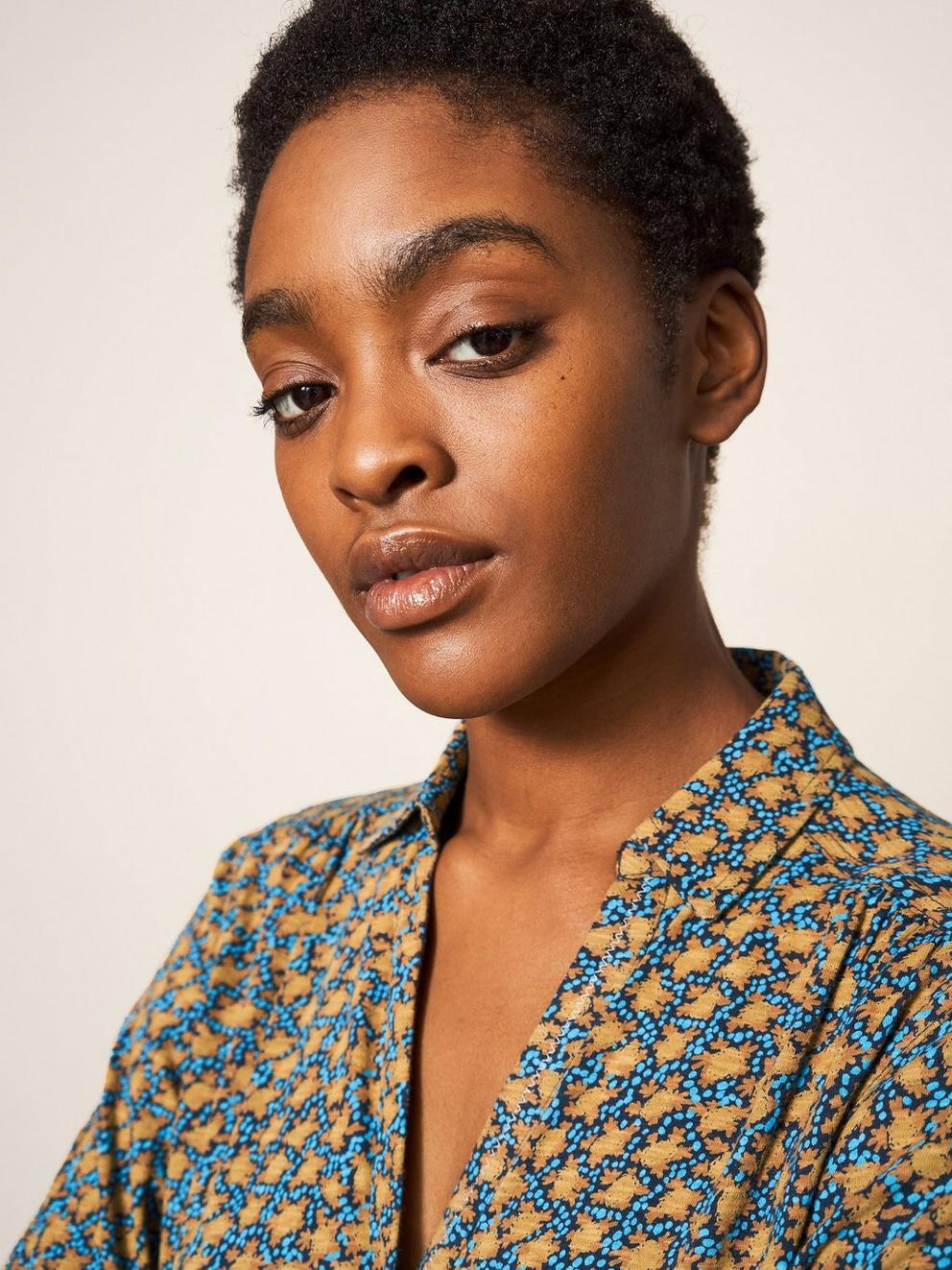 Annie Patterned Jersey Shirt in CHART MLT - MODEL DETAIL