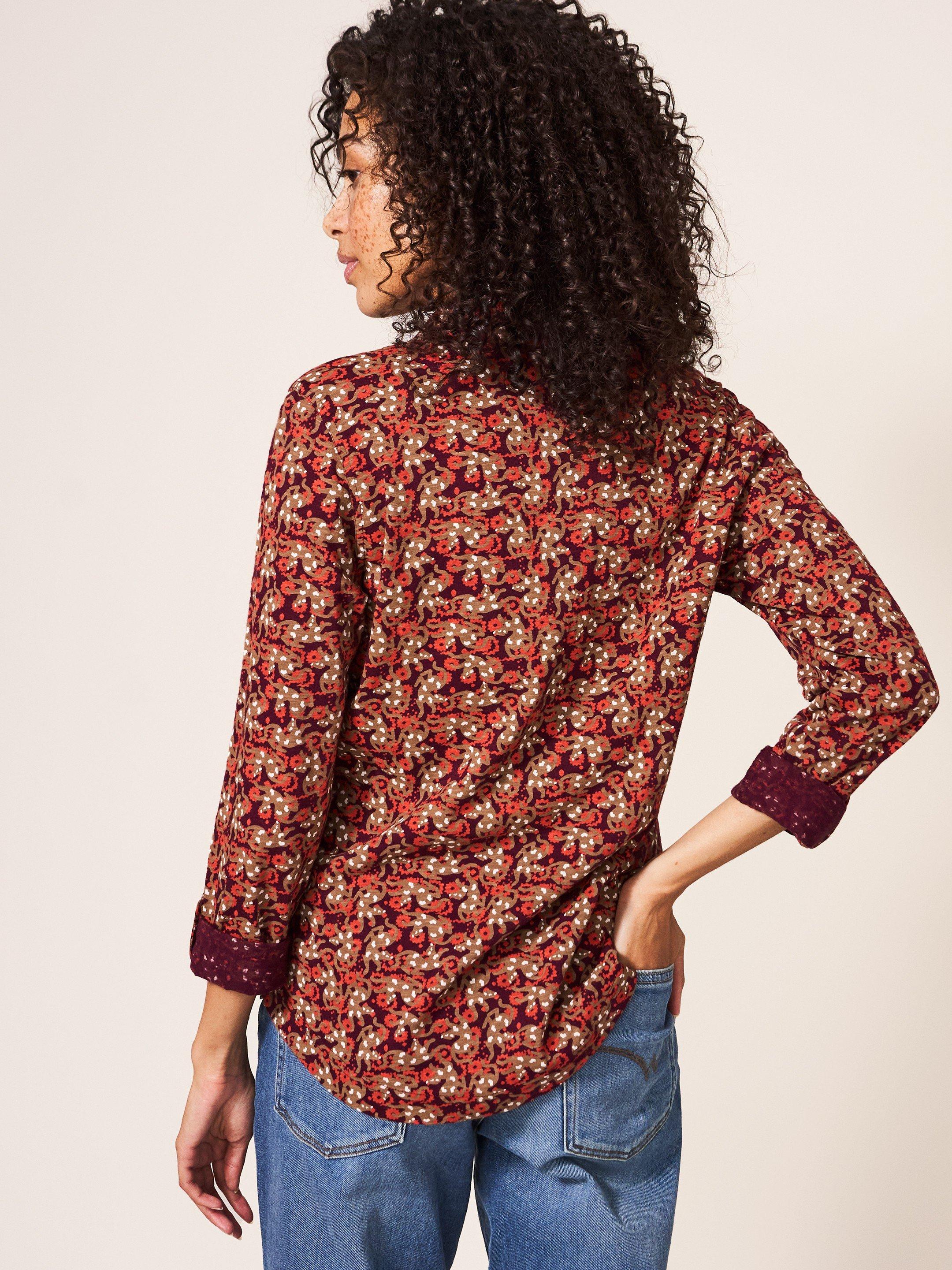 Annie Patterned Jersey Shirt in PLUM MLT - MODEL BACK
