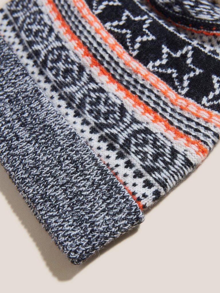 Star Fairisle Hat in NAT MLT - FLAT DETAIL