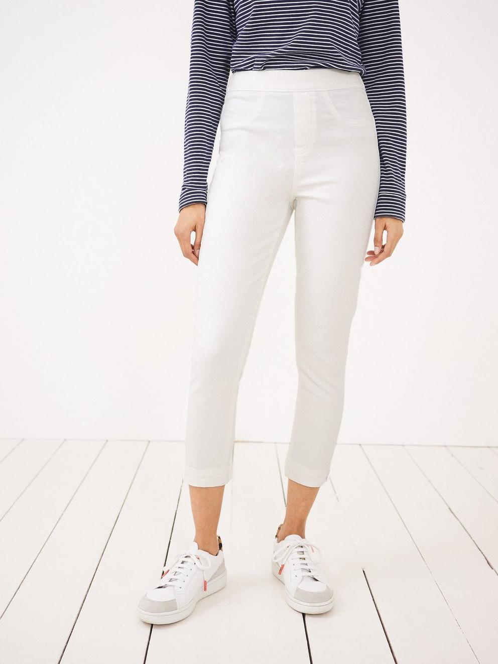 Janey Crop Jeggings in NAT WHITE - MODEL DETAIL