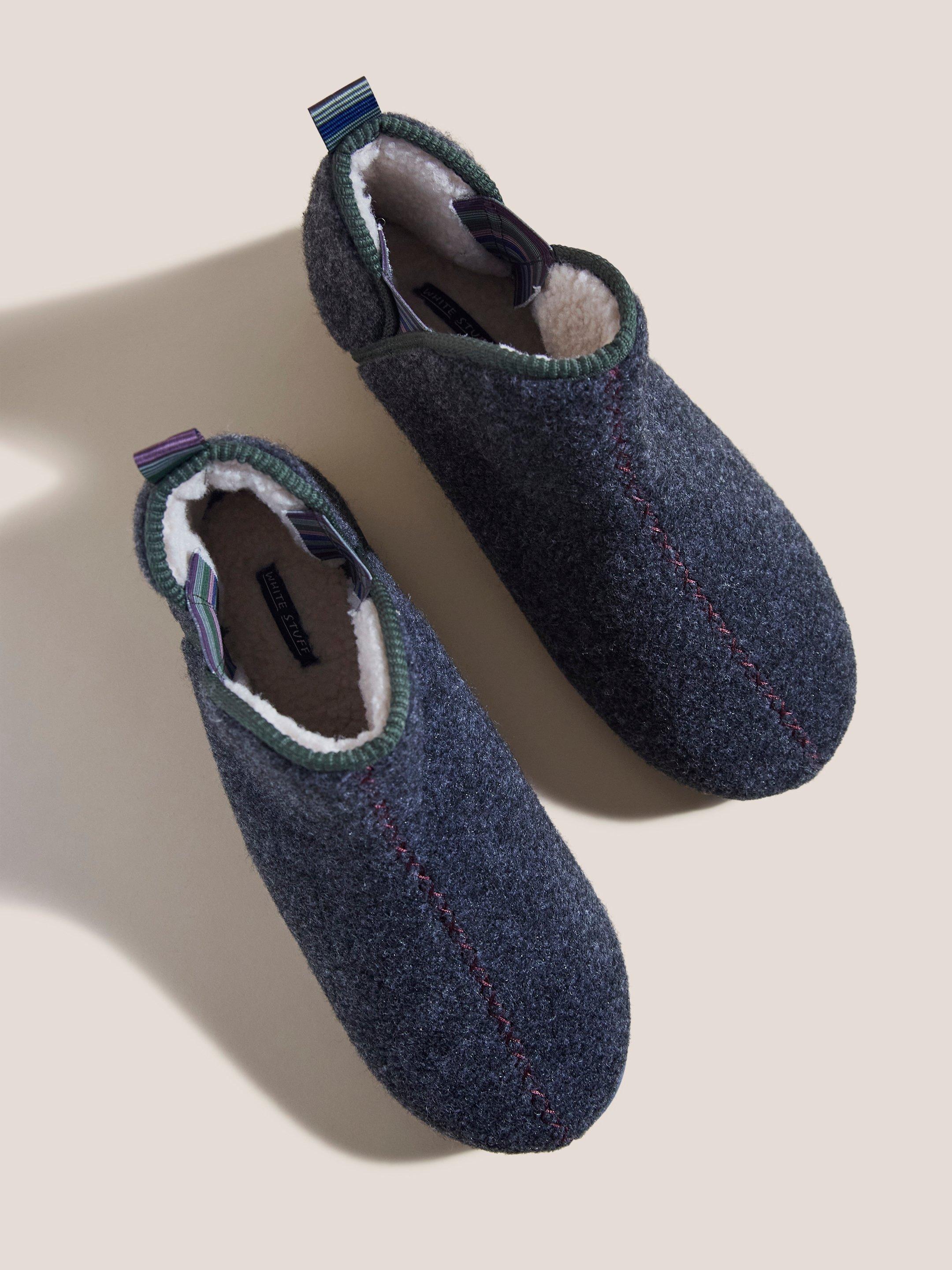 Felt Lounge Boot in DK GREY - FLAT DETAIL
