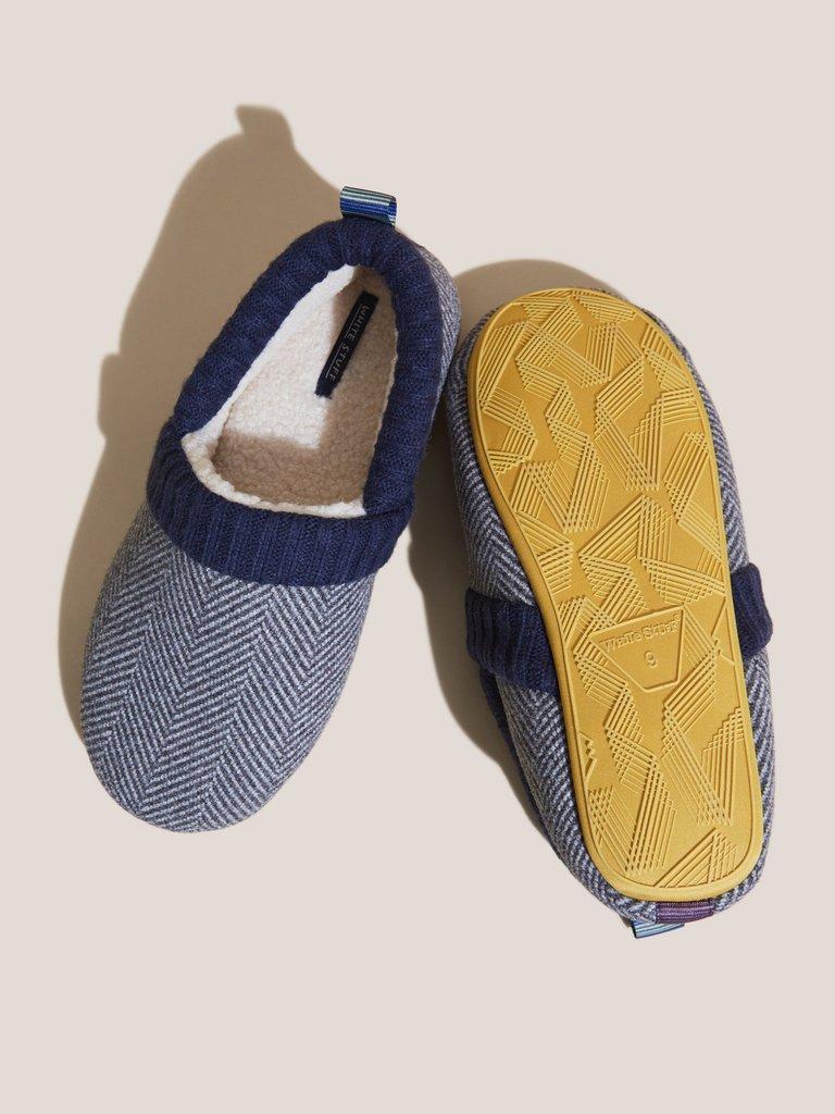 Ray Closed Back Slipper in NAVY MULTI - FLAT DETAIL