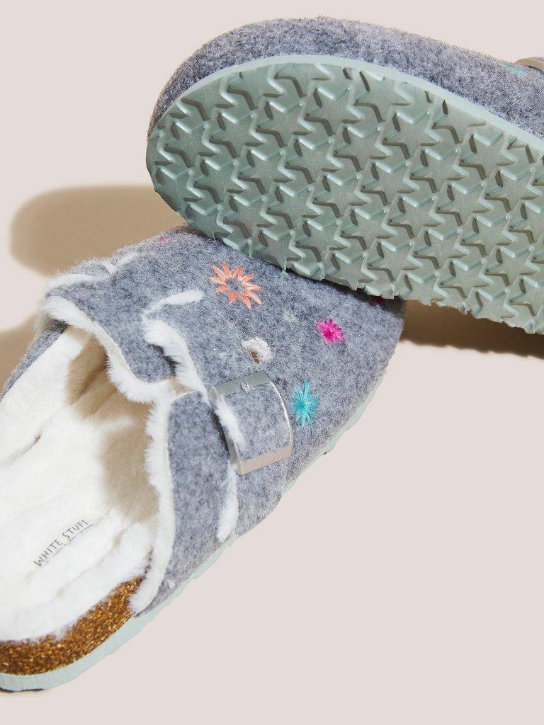 Embroidered Closed Footbed in GREY MLT - FLAT BACK