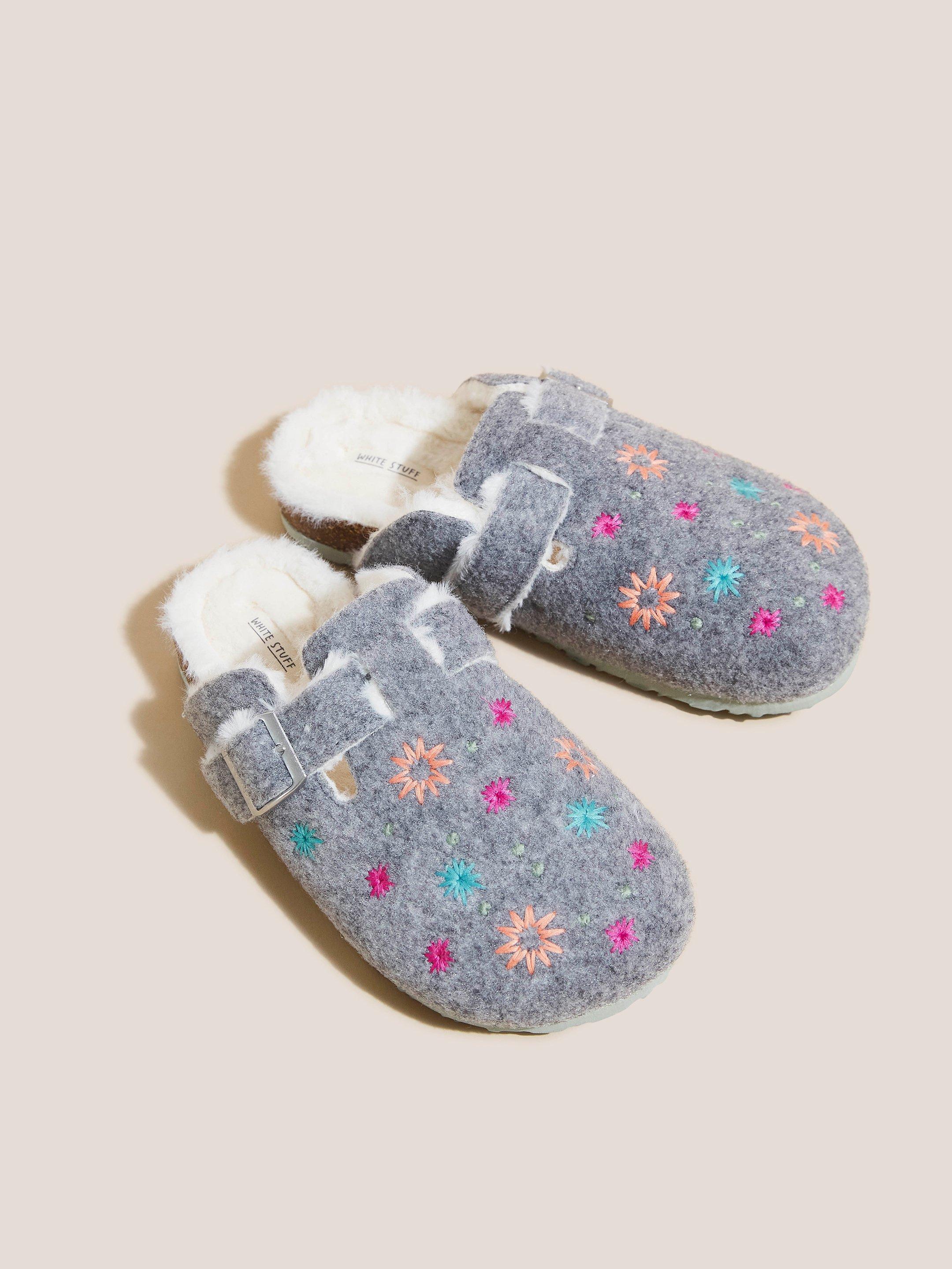 Embroidered Closed Footbed in GREY MLT - FLAT FRONT