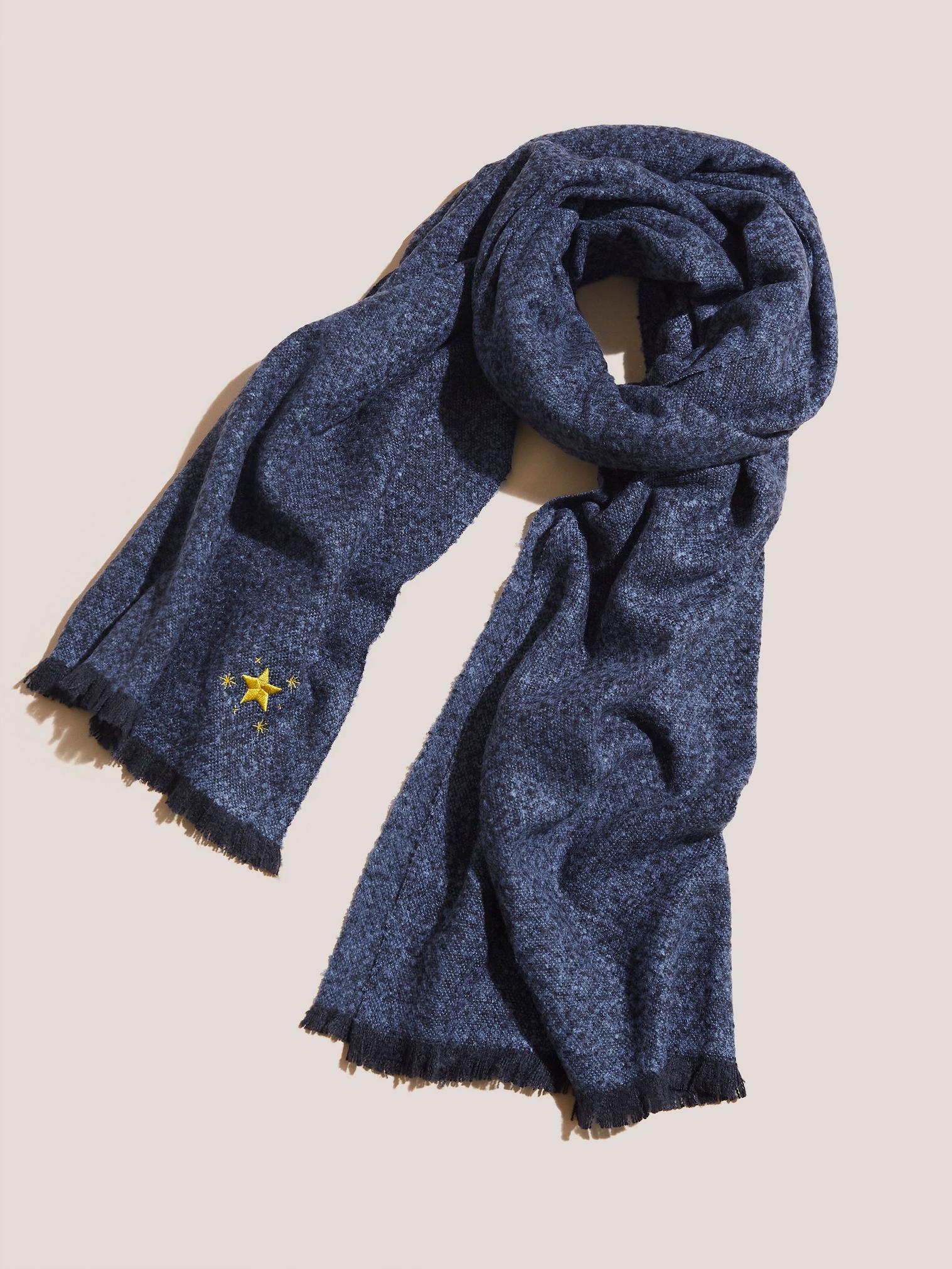 Midweight Plain Scarf in NAVY MULTI - MODEL FRONT
