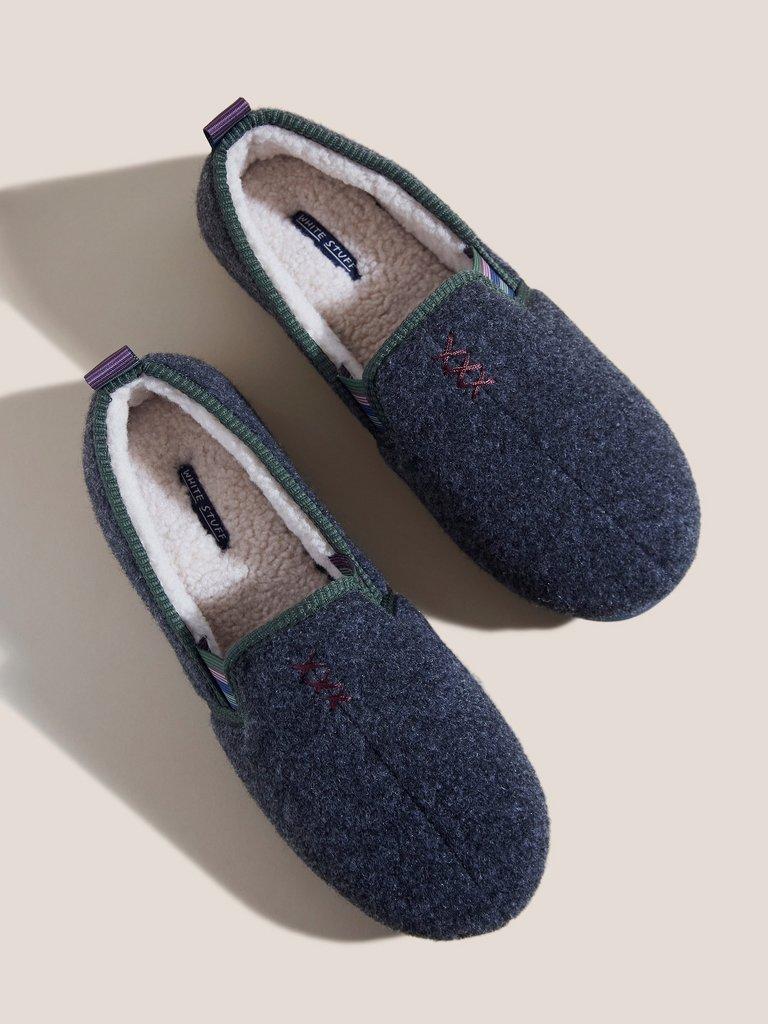 Felt Lounge Slipper in DK GREY - FLAT DETAIL