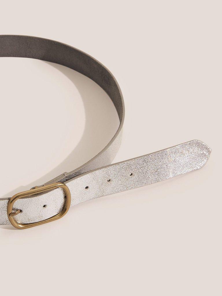 Metallic Leather Belt in SLV TN MET - FLAT DETAIL