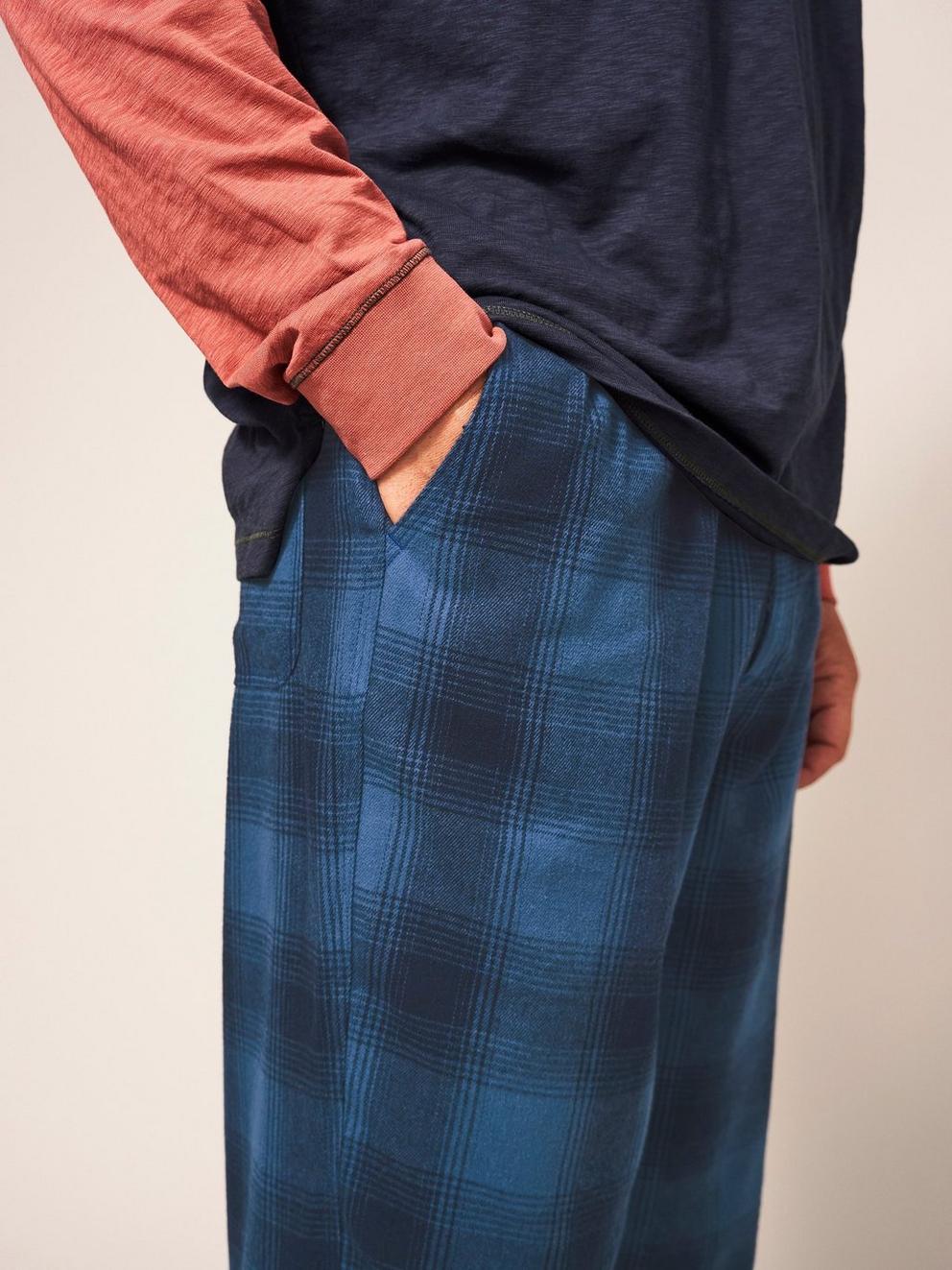 Leyland PJ Trouser in MID TEAL - MODEL DETAIL