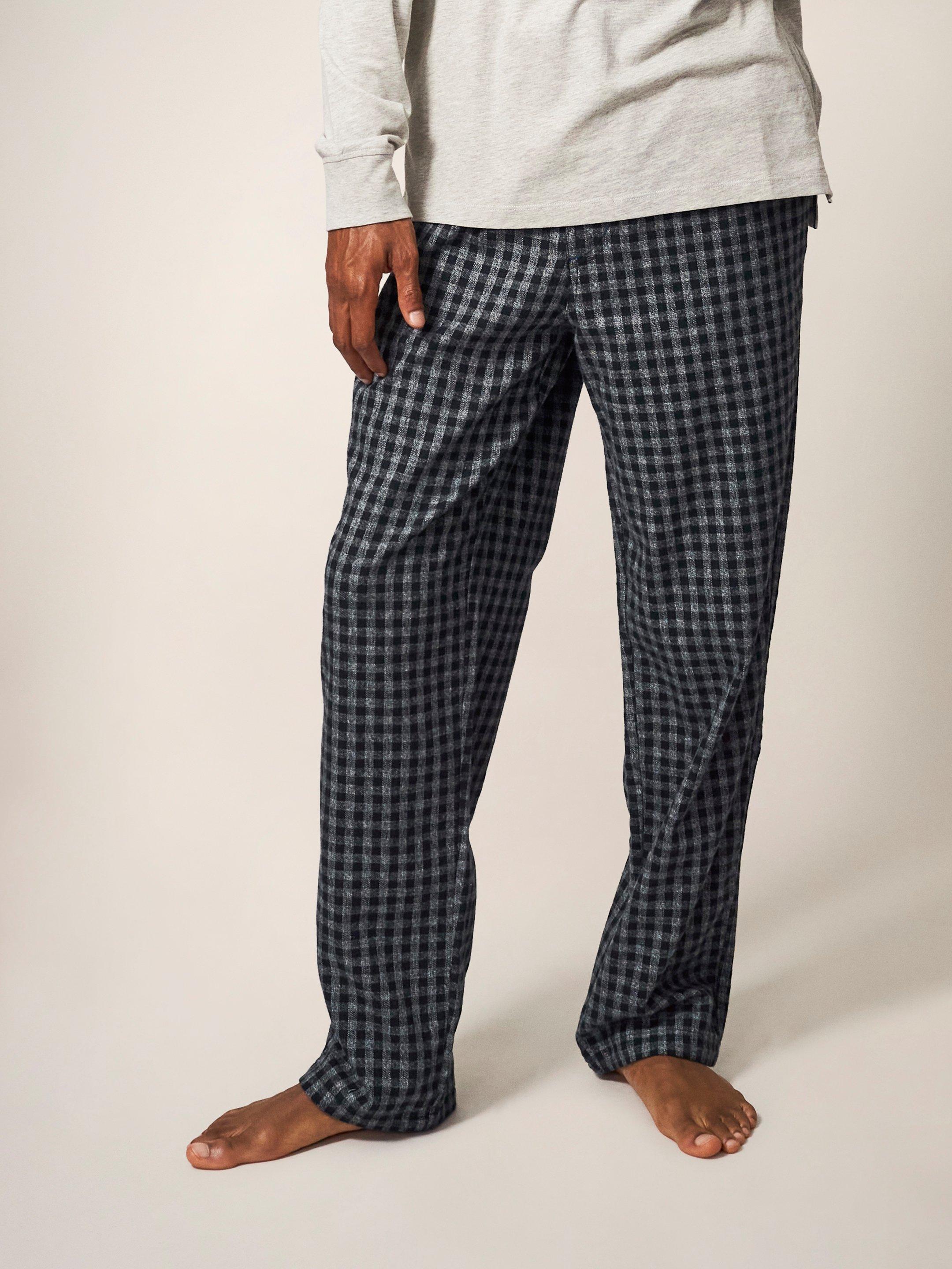 Leyland PJ Trouser in WASHED BLK - MODEL FRONT