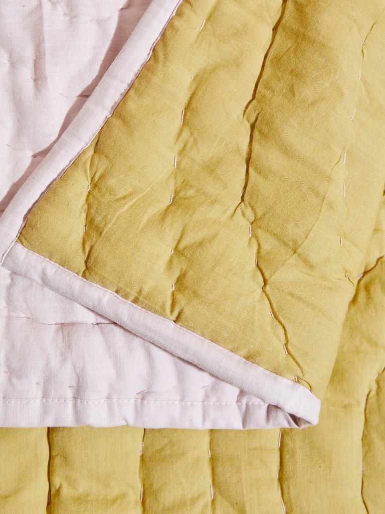 Reversible Quilt in PINK MLT - FLAT DETAIL