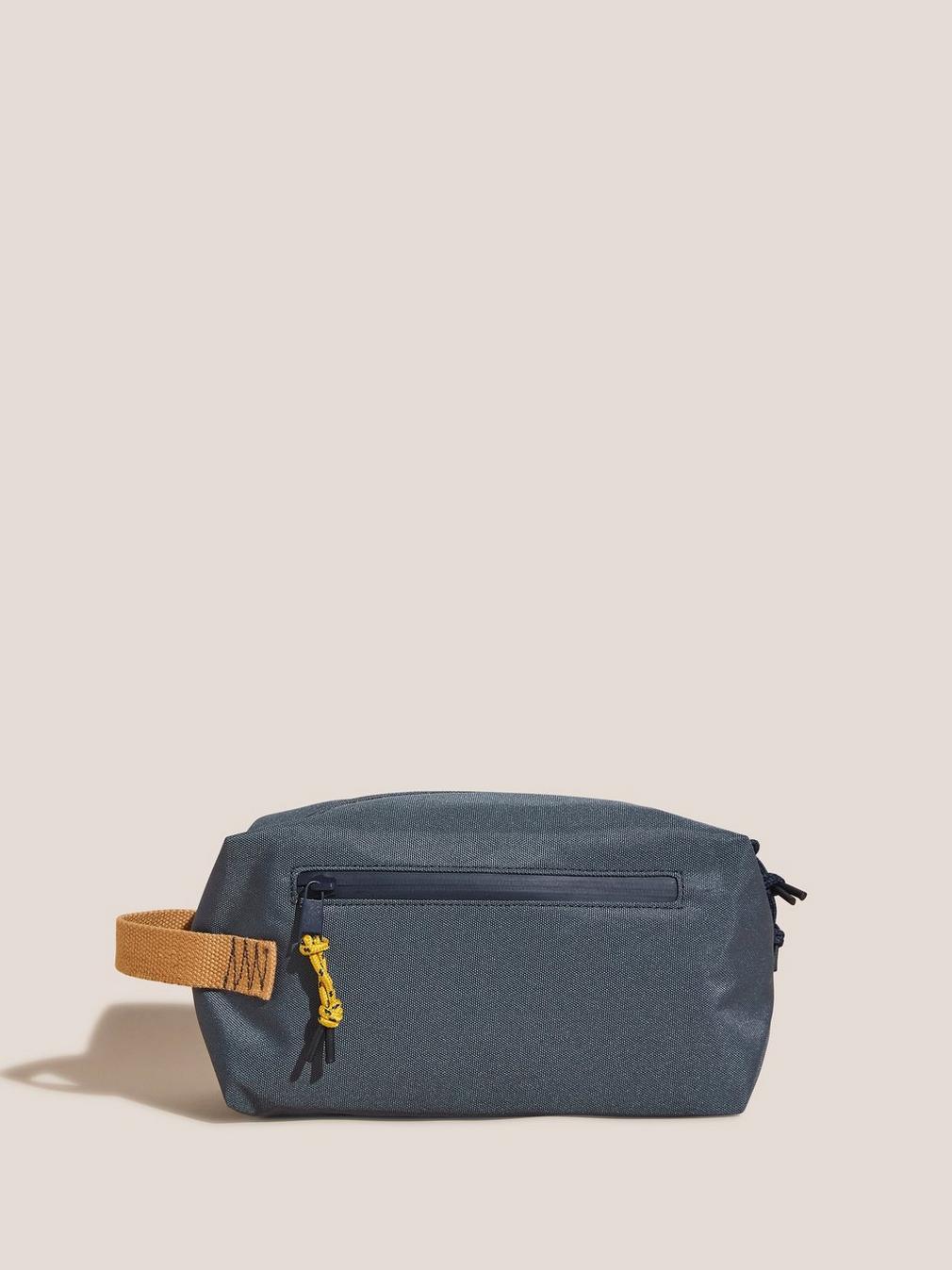 Nylon Washbag in GREEN MLT - FLAT FRONT