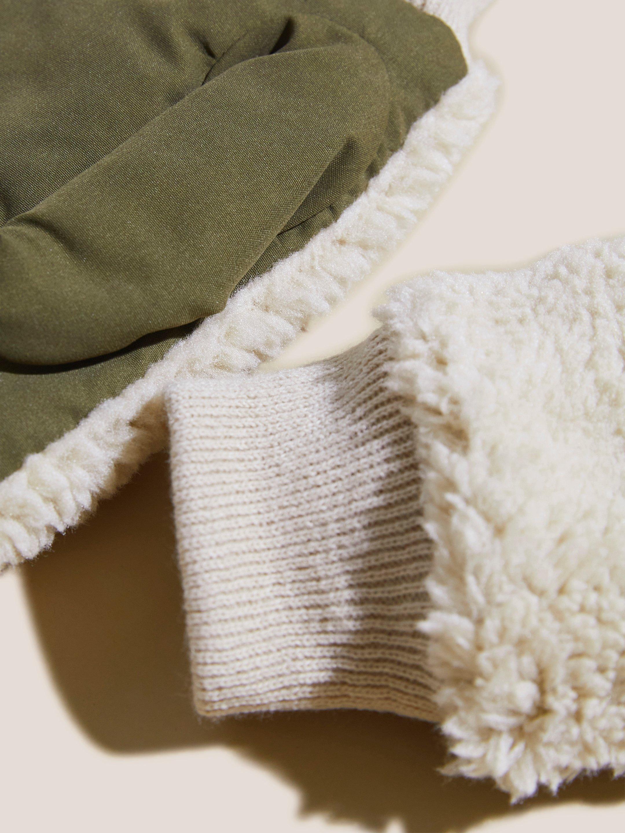 Borg Mittens in NAT MLT - FLAT DETAIL