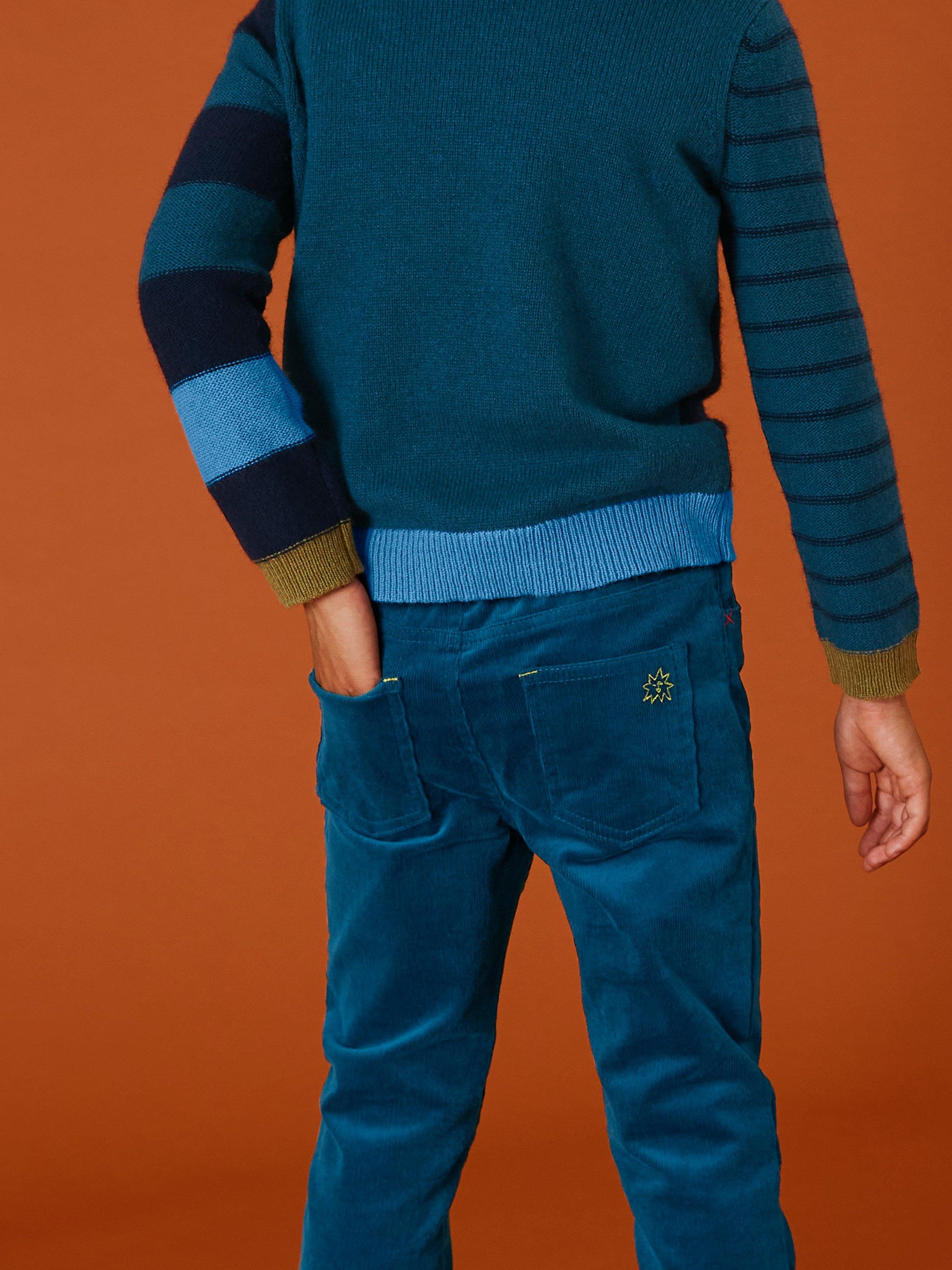 Coen Cord Trouser in MID TEAL - MODEL DETAIL