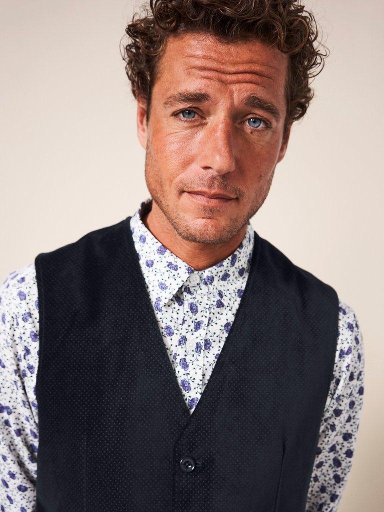 Velvet Waistcoat in DARK NAVY - MODEL DETAIL