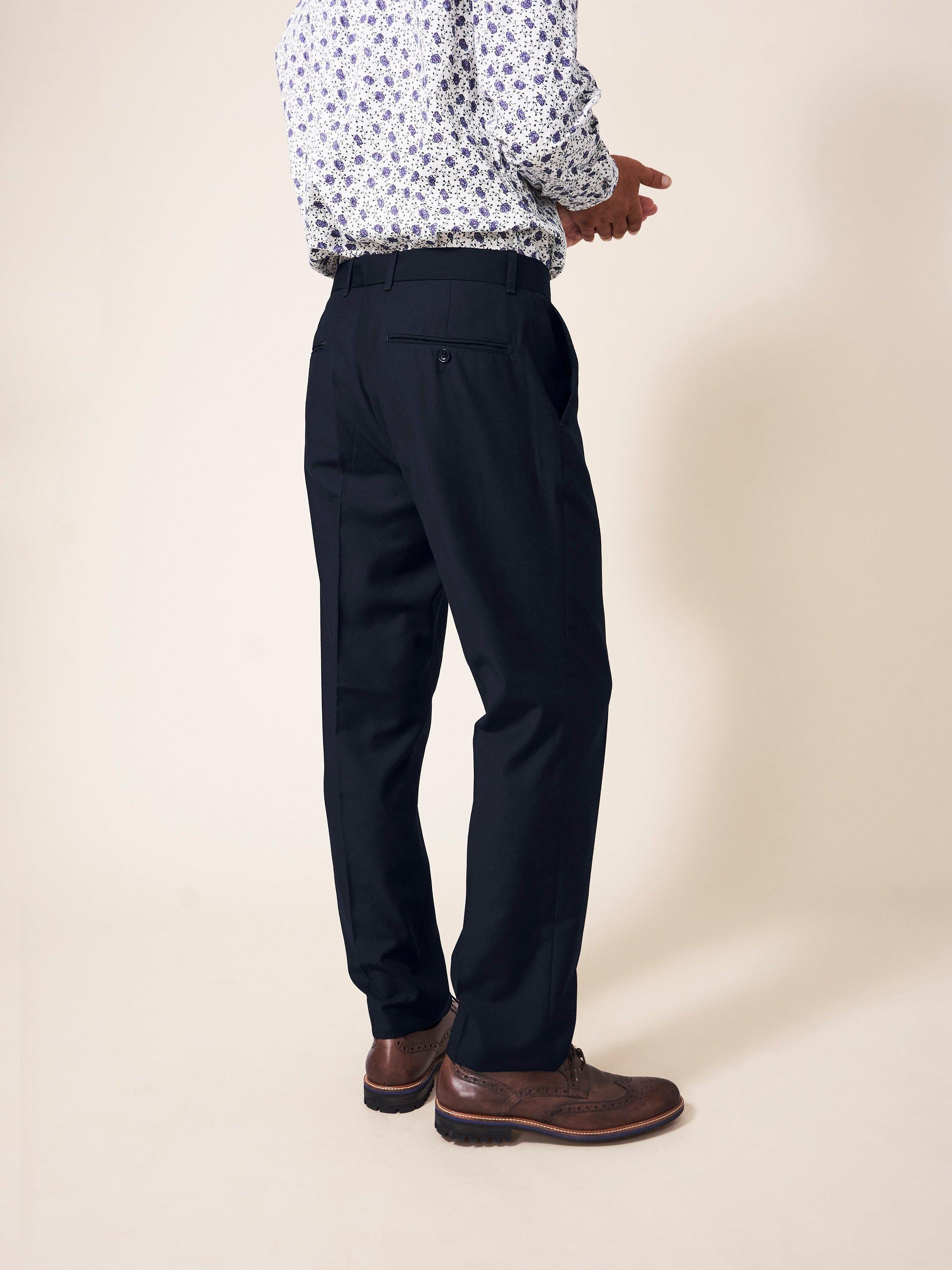 Gerrard Trouser in PURE BLK - MODEL BACK