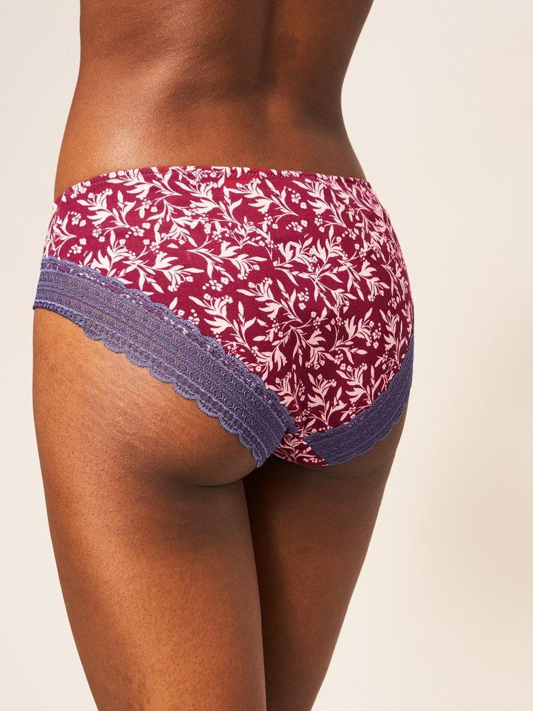 Leaf Shortie in RED PR - MODEL FRONT