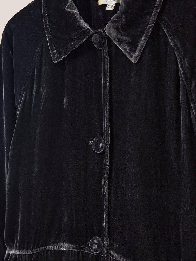 Velvet Duster Coat in PURE BLK - FLAT DETAIL