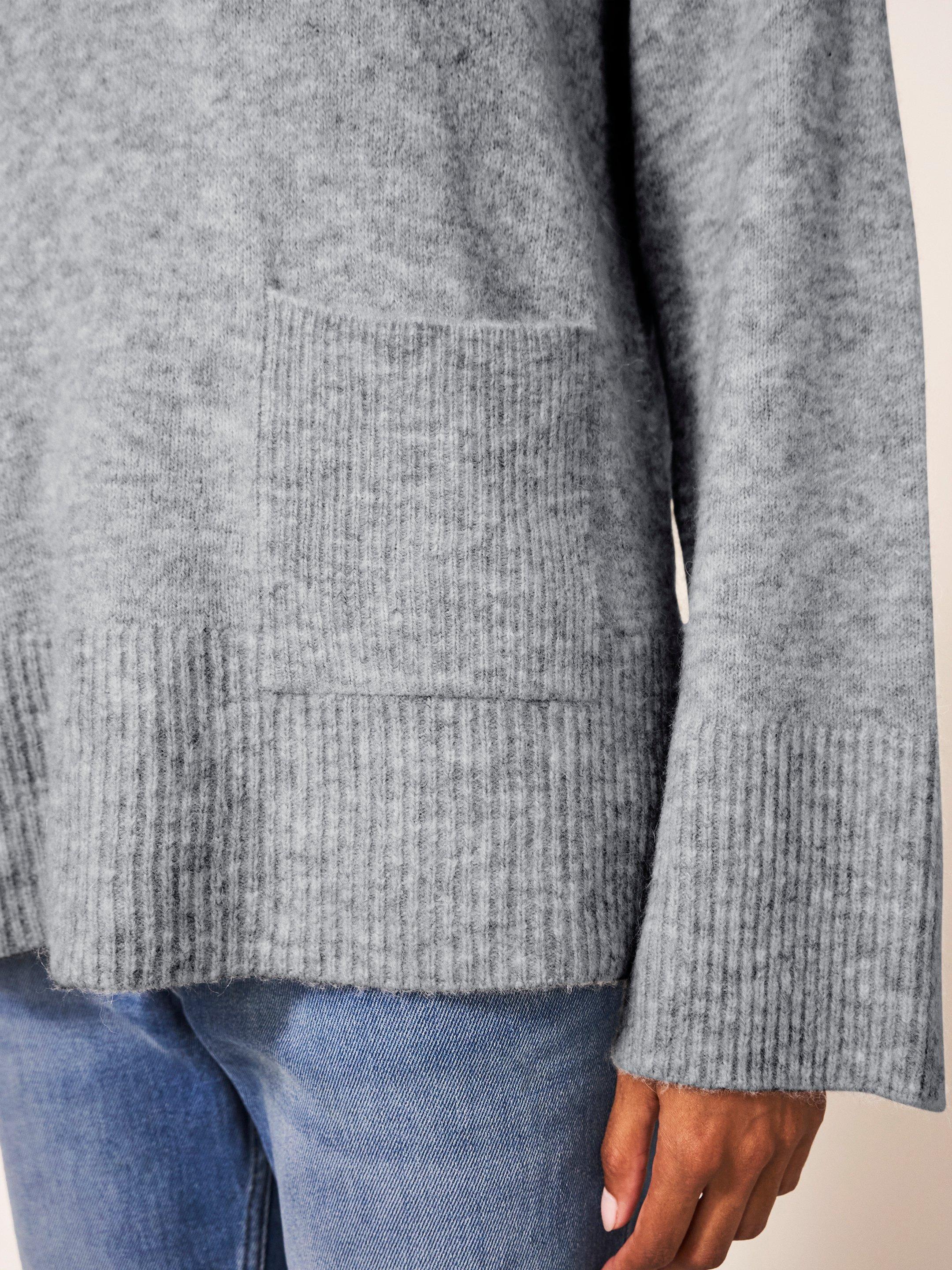 Tiggy Pocket Jumper in LGT GREY - MODEL DETAIL
