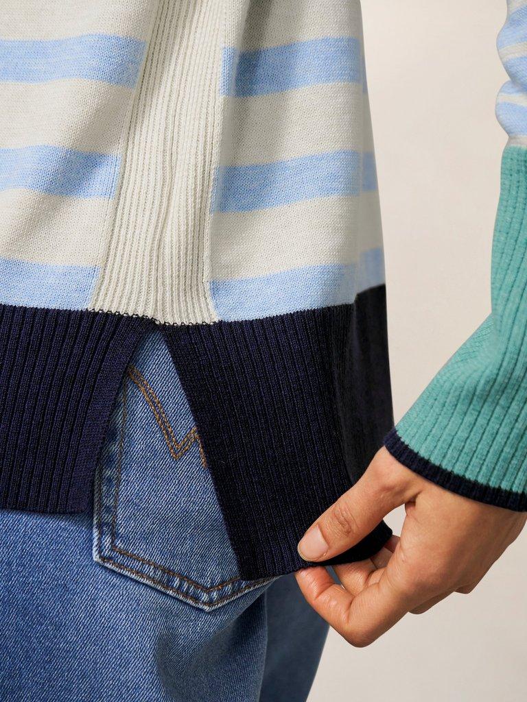 OLIVE JUMPER in BLUE MLT - MODEL DETAIL