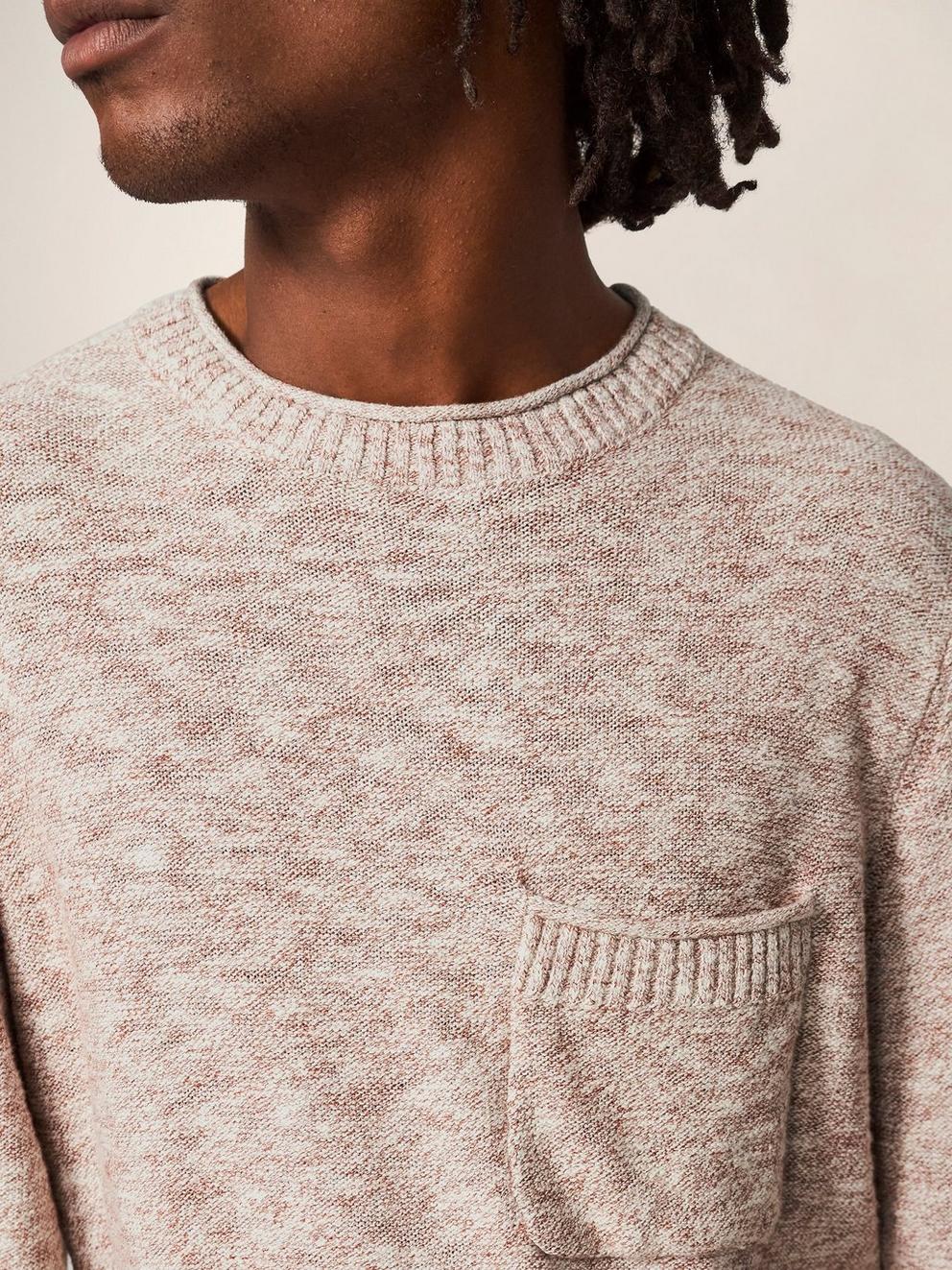 Grainger Pocket Crew in MID BROWN - MODEL DETAIL