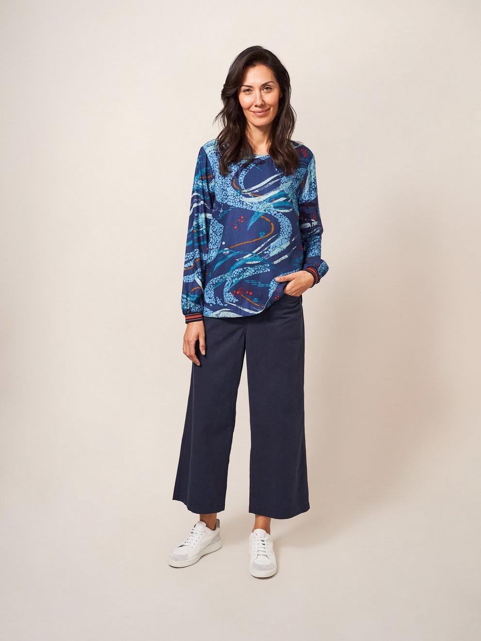 Iris Top in BLUE MLT - MODEL FRONT