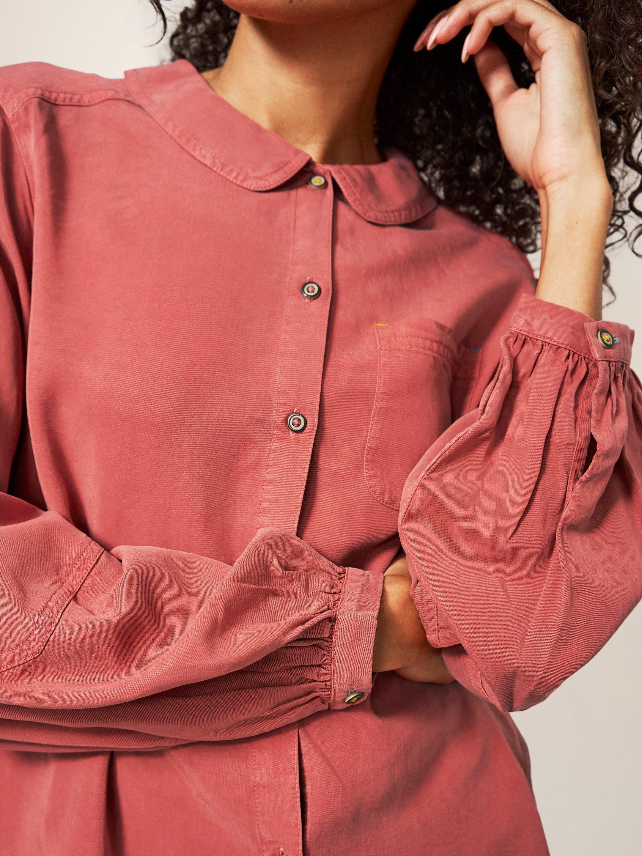 Lucie Shirt in DUS PINK - MODEL DETAIL