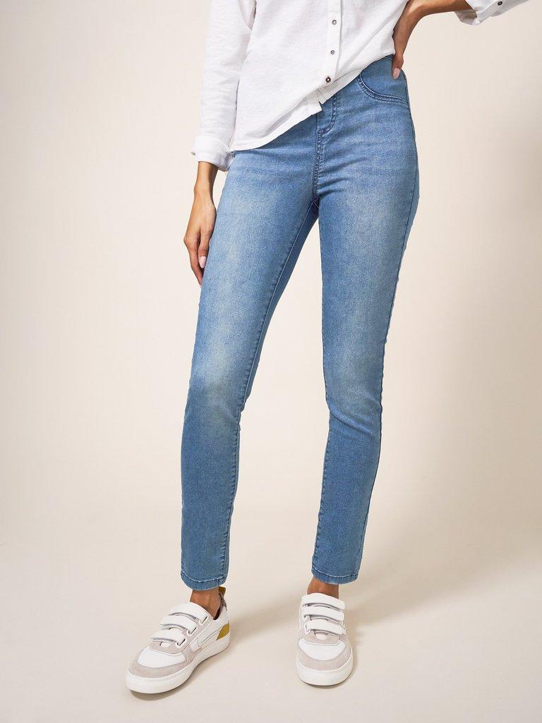 Janey Stretch Jegging in LIGHT DENIM White Stuff