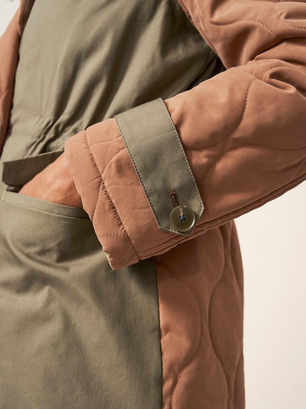 Peyton Quilted Mac in NAT MLT - MODEL DETAIL